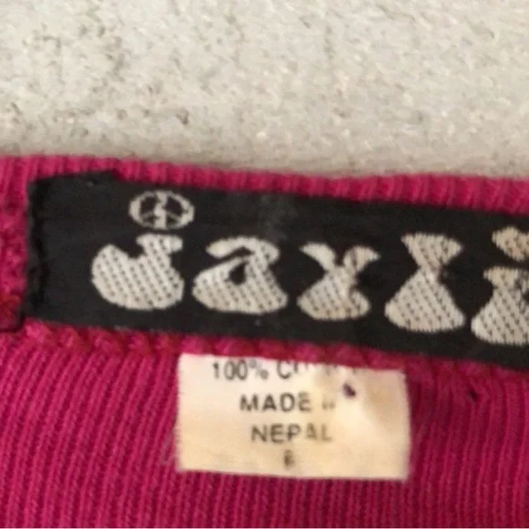 Assymetrical folk art long sleeve tee - Picture 7 of 8